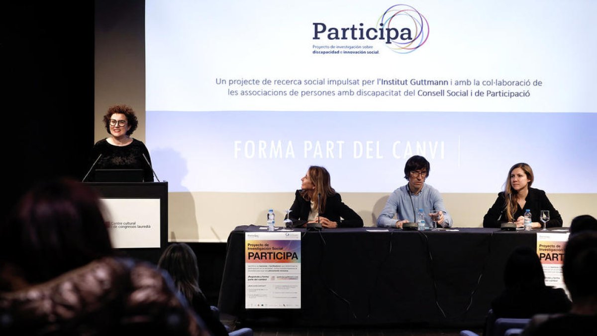 Pallarés, amb els professionals de l'Institut Guttmann.