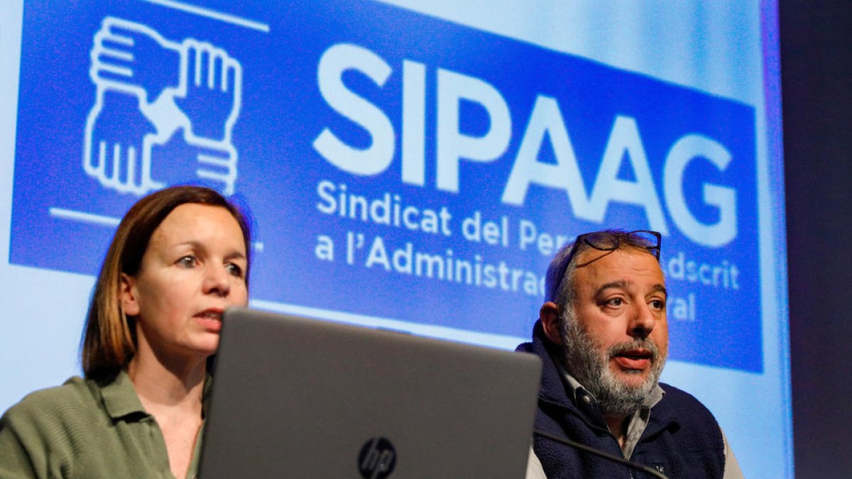 Anguita durant l'assemblea, ahir.