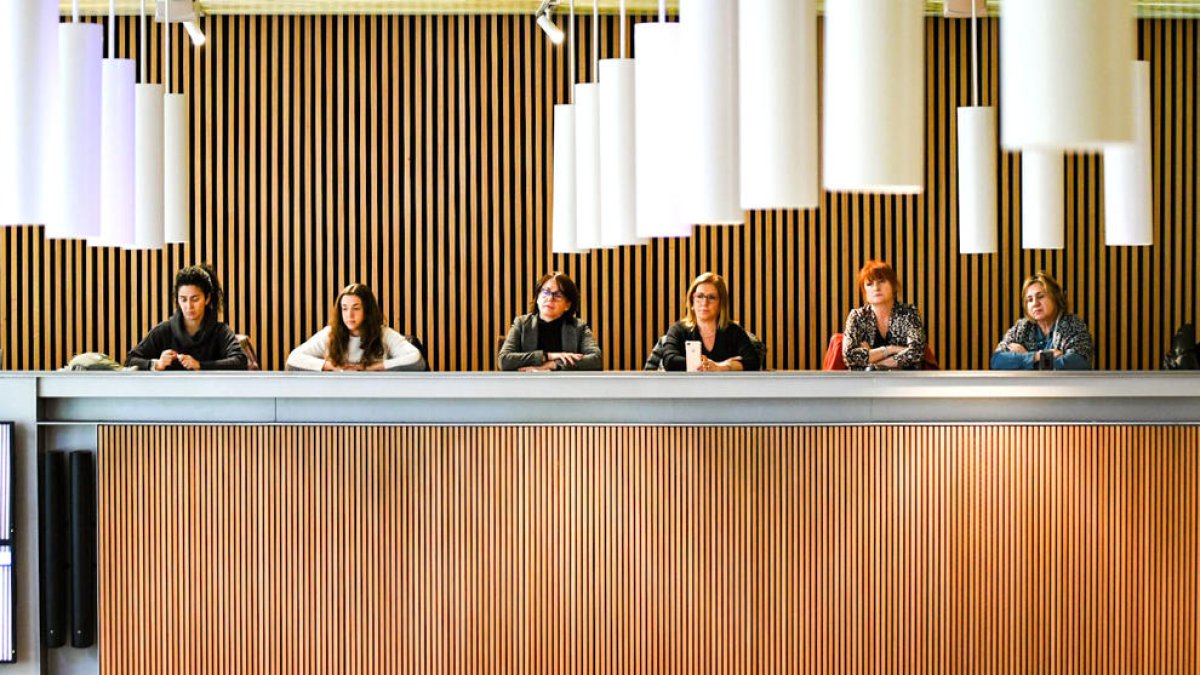 Representants de les associacions feministes d'Andorra.