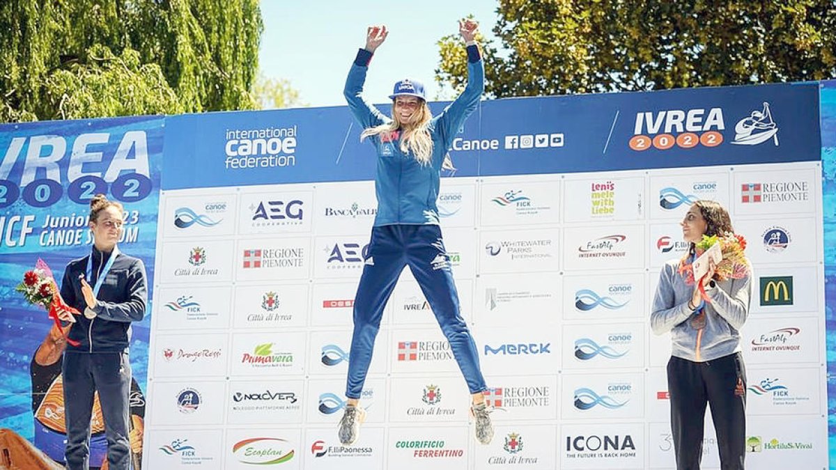 Podi de la cursa sub 23 de caiac, amb Mònica Doria a la dreta.