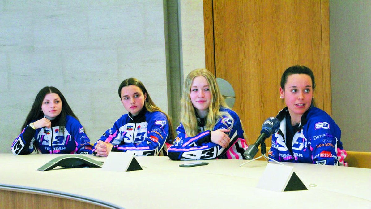 Maria Font, Laia Pi, Aitana Núñez i Alèxia Lladó, ahir a la presentació de la temporada.