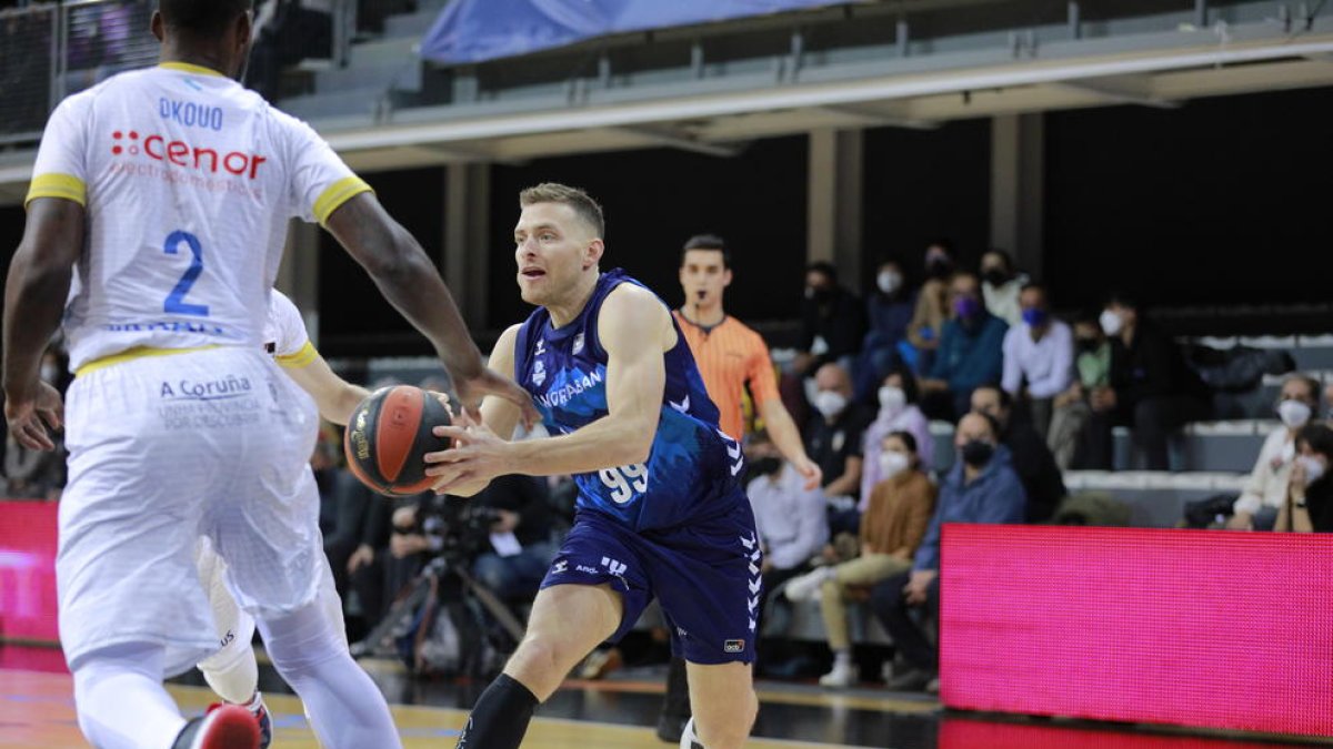 Gal Mekel en un dels pocs partius que ha disputat al Poliesportiu