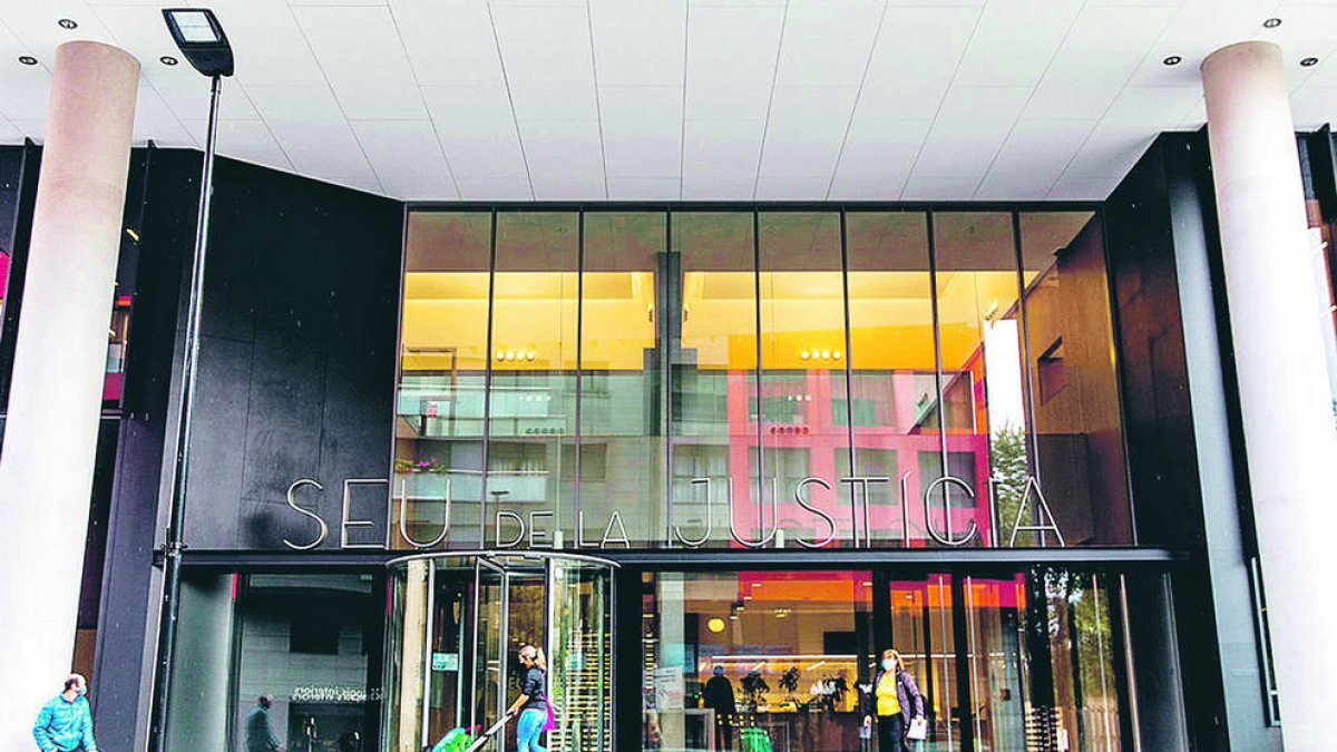 Façana de la seu de la justícia.