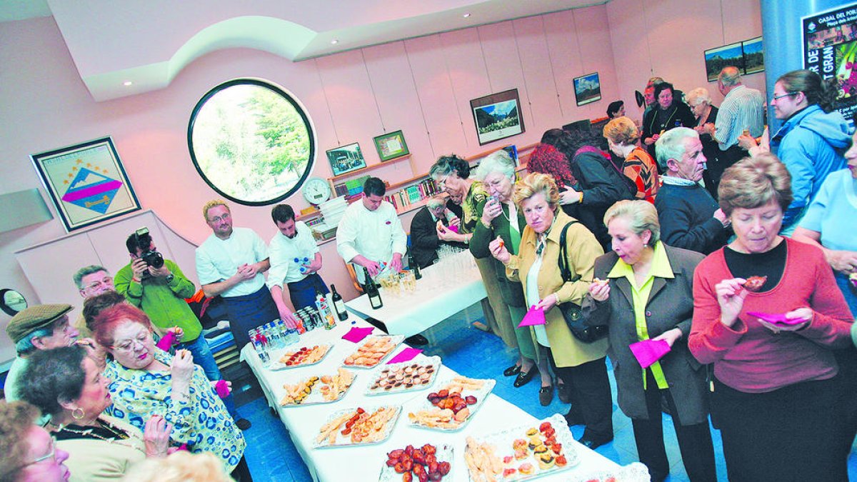 Inauguració del menjador per als padrins a Encamp, l'abril del 2007.