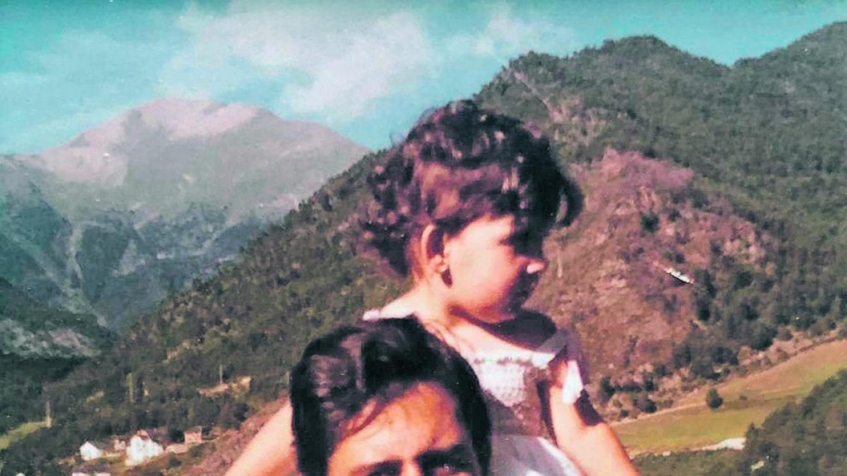 Amadeu Rossell amb una de les seves filles.