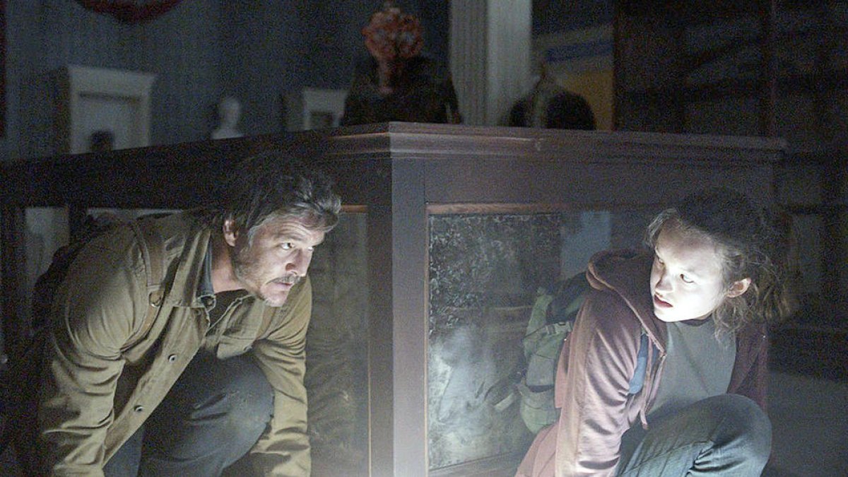 Pedro Pascal i Bella Ramsey en la nova imatge que s'ha difós de 'The Last of Us'.