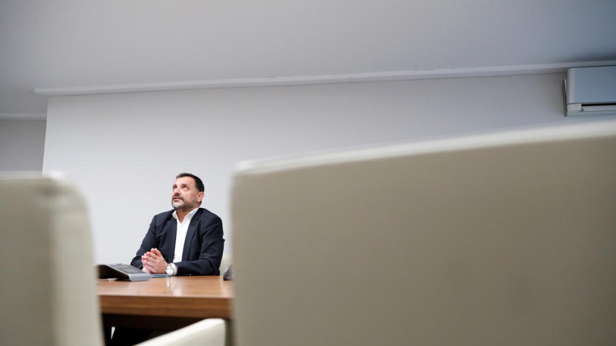 Eduard Jordi, el nou degà del Col·legi d'Economistes d'Andorra, durant l'entrevista amb el Diari d'Andorra.