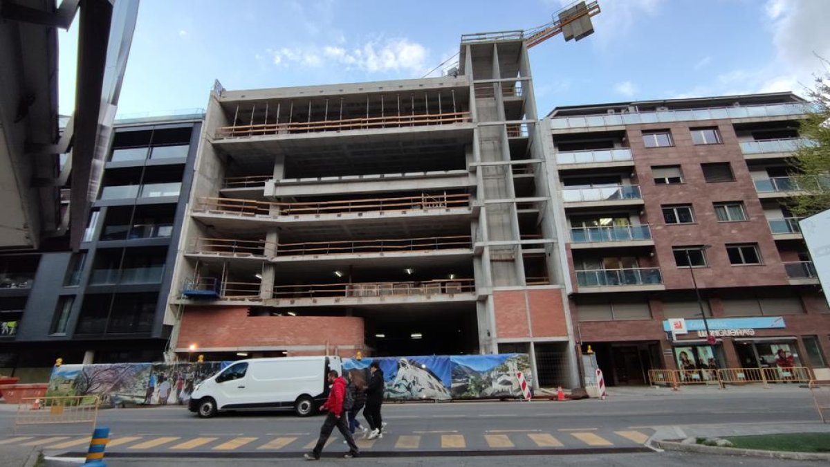 Les obres del casino a Prat de la Creu.