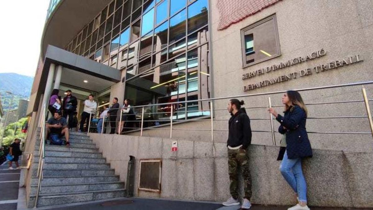 Govern aprova una nova ampliació de temporers d'estiu