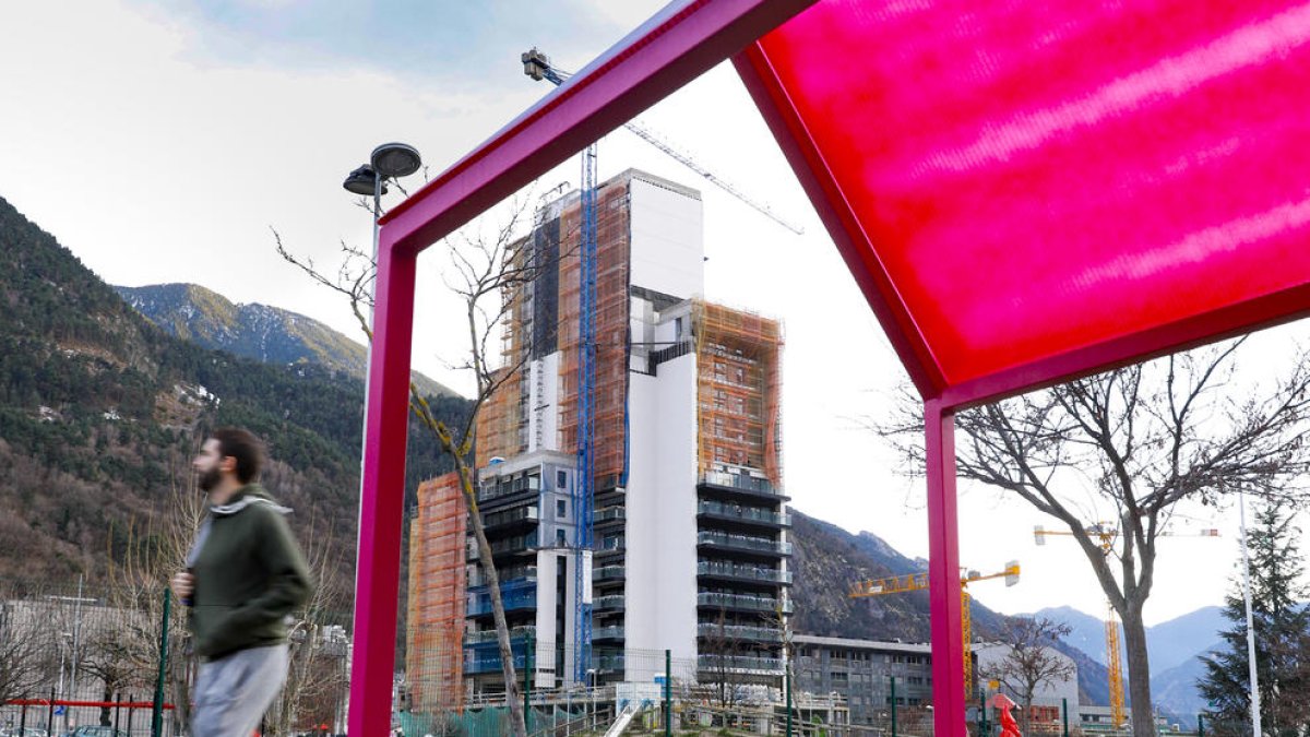 Una de les torres de pisos que s'estan construint a Escaldes-Engordany.