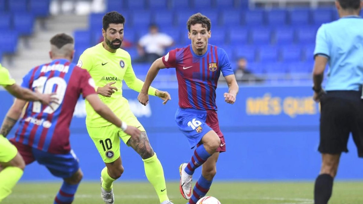 Jandro Orellana, el curs passat en un duel contra l'FC Andorra.