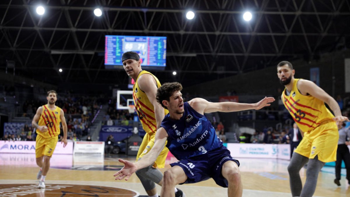 Oriol Paulí, en el duel contra el Barça al Poliesportiu d'Andorra.