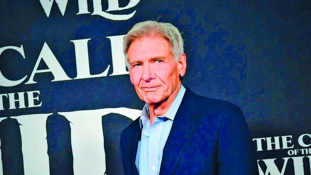 Harrison Ford es posa a la pell del doctor Phil Rhodes.