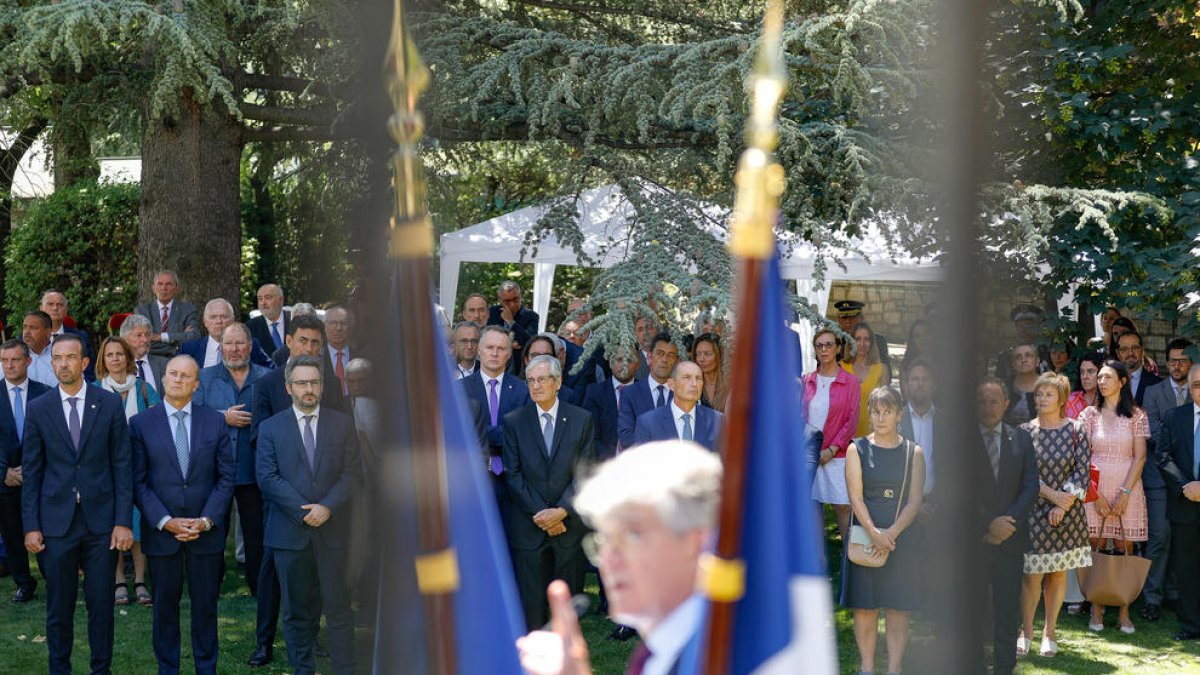 França entrega 3.000 vacunes