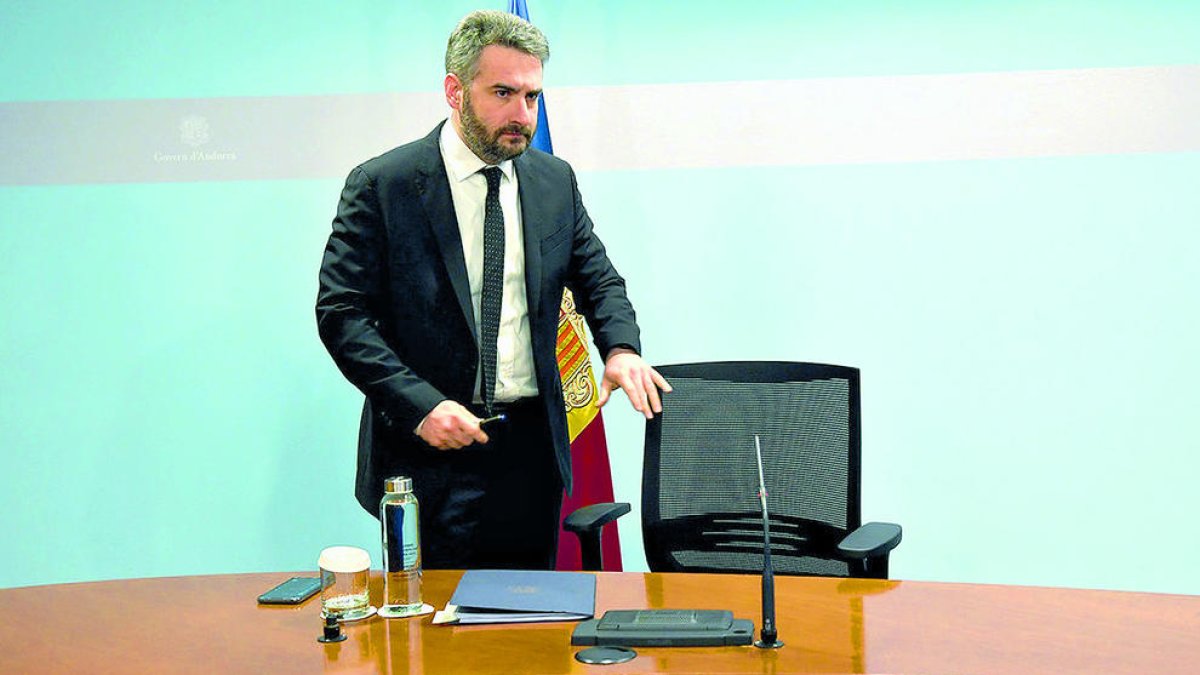 Jover abans de la roda de premsa en què es va posicionar sobre els atacs russos.