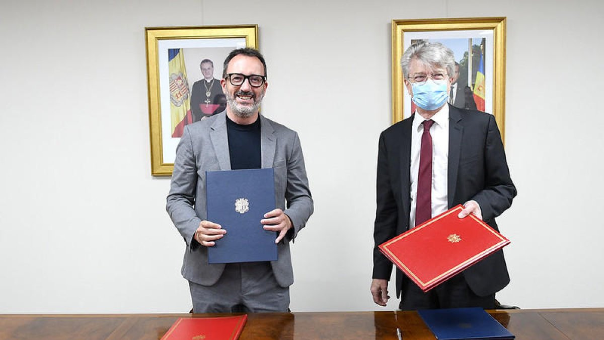 Signatura acord de demarcació de la frontera entre Andorra i França