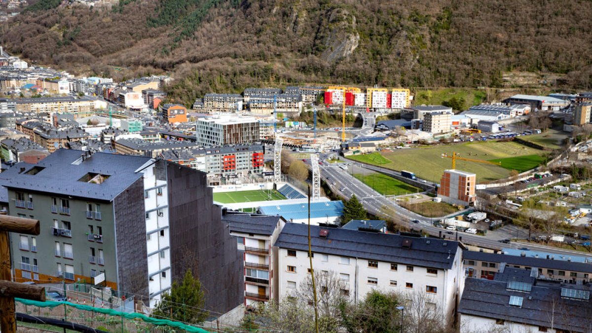 La zona on es construirà l'edifici d'habitatges a preu assequible.