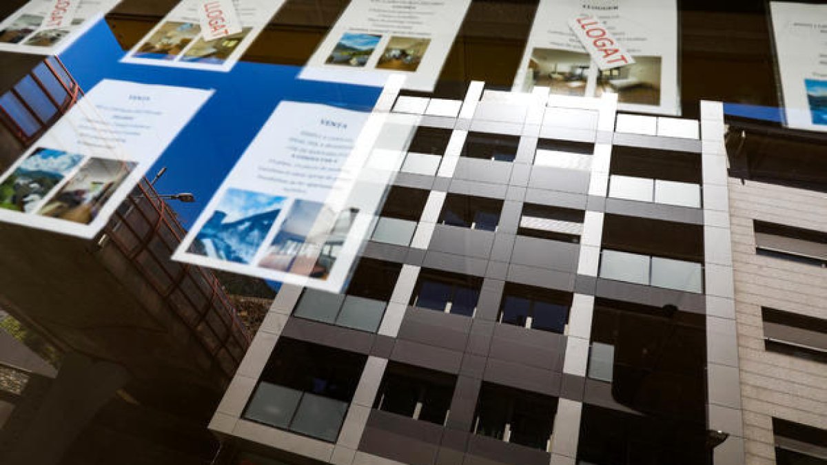 Espot indica que el principal problema que viu el país és l'accés a l'habitatge.