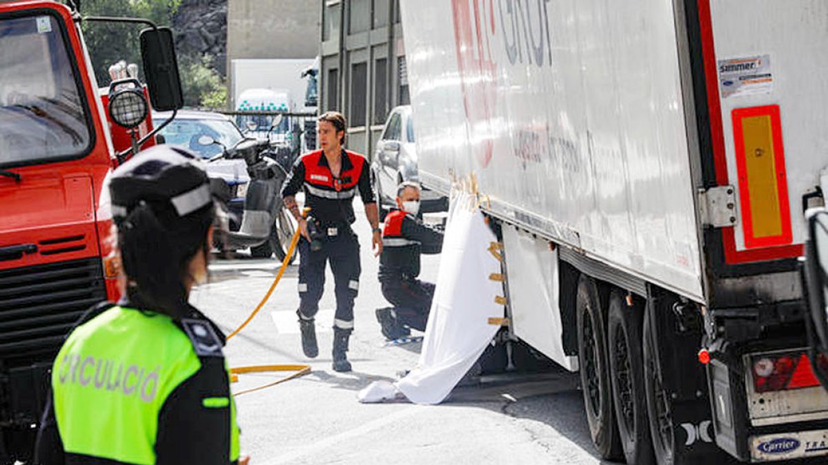 El camió després del fatal accident.