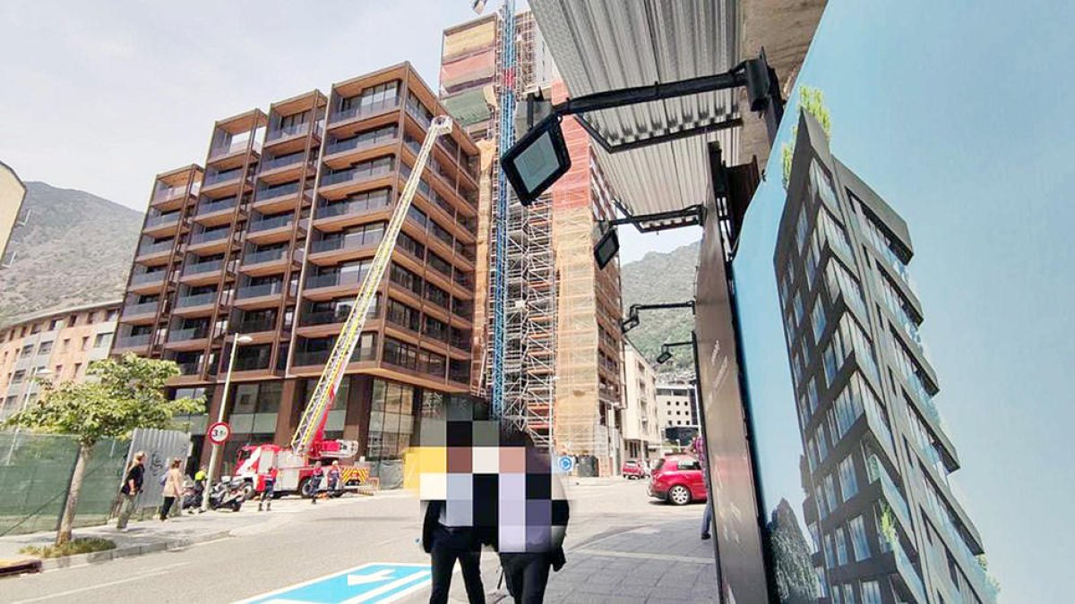 Els bombers fan proves a les torres