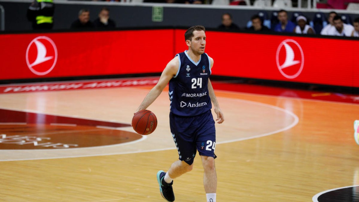Guille Colom, en un duel d'Eurocup aquesta temporada.