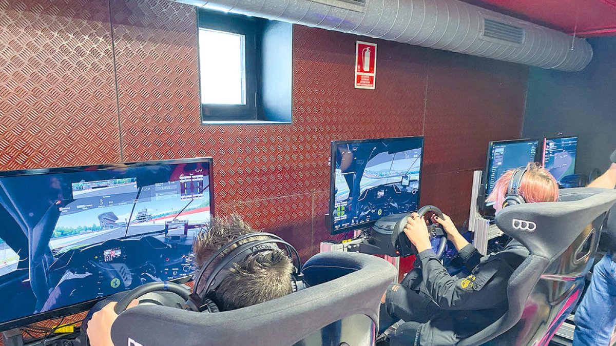 Demostració dels simuladors de l'ACA Sim Center, a Ordino.