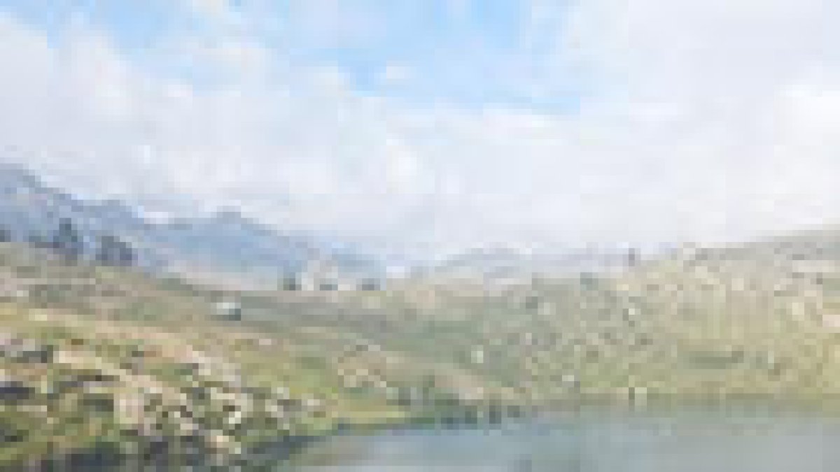Volta a l'estany esbalçat