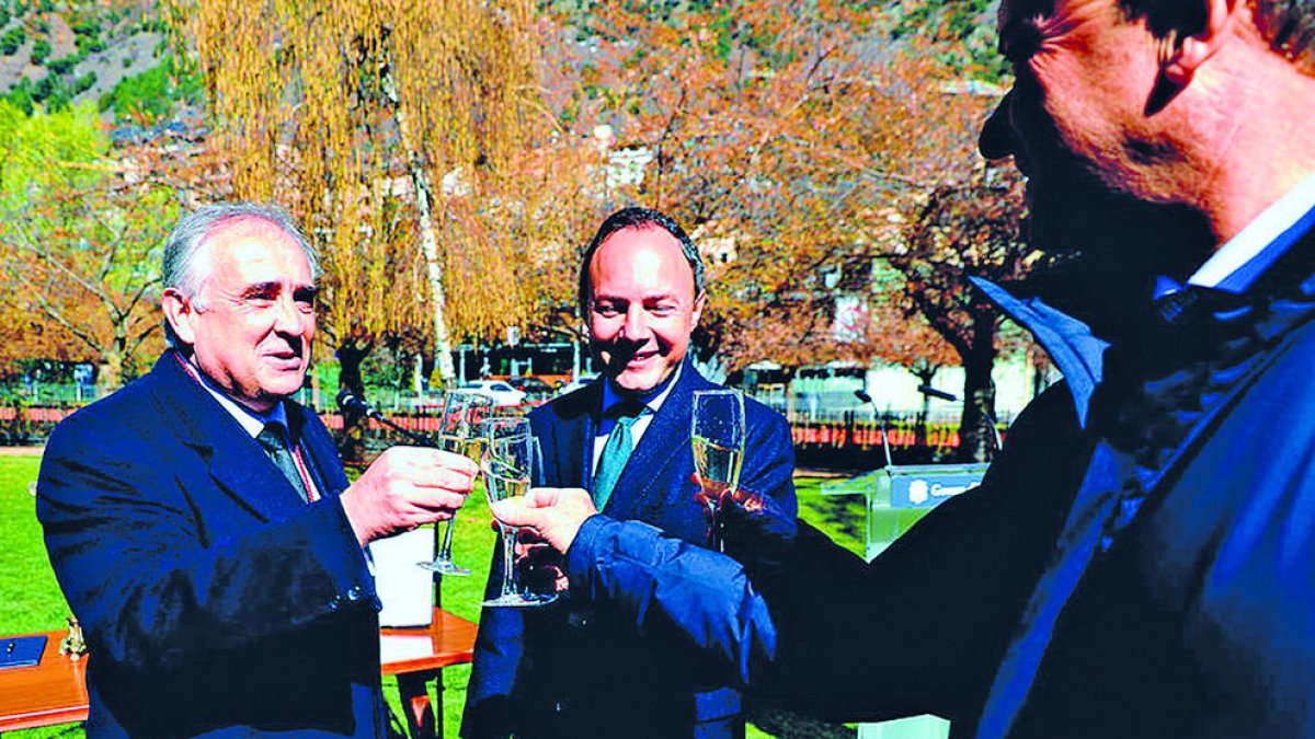 El nou abocador i els productes Kinder, als set tuits