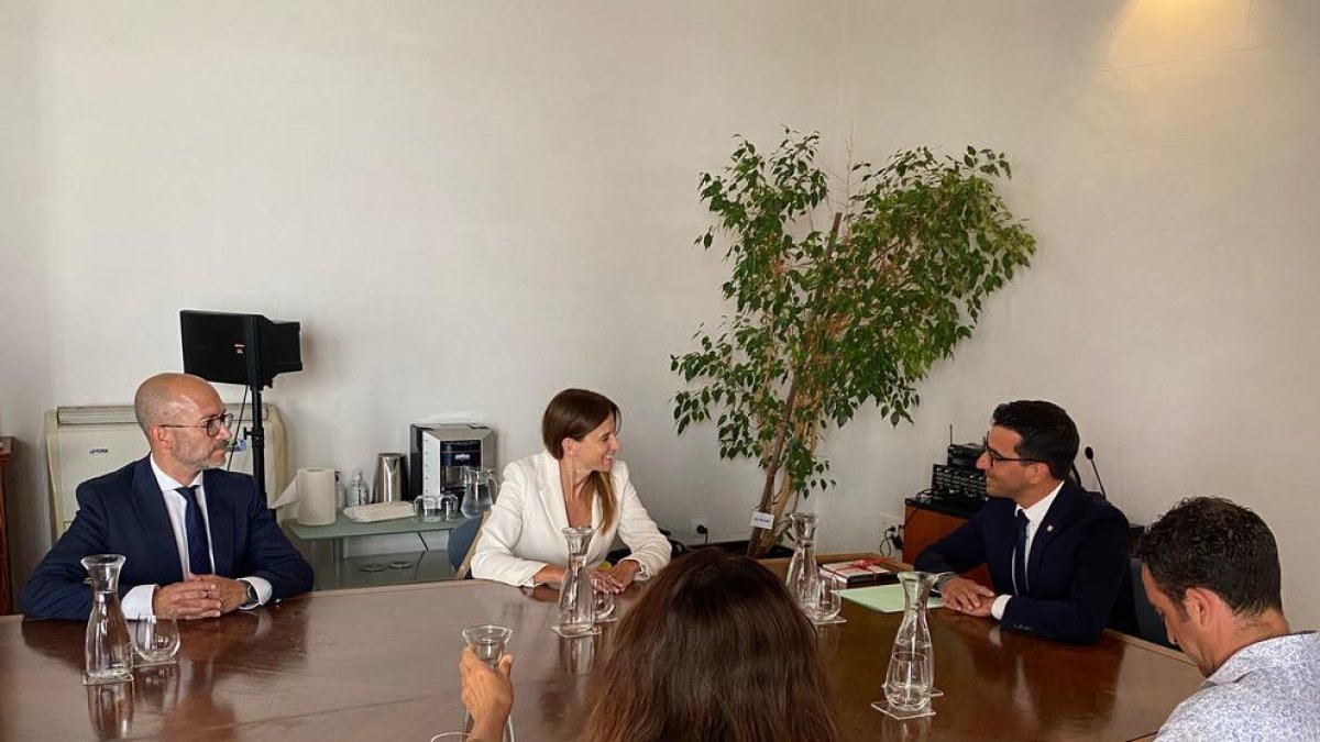 Riva reunida amb el conseller del govern de les Illes Balears, Miquel Company