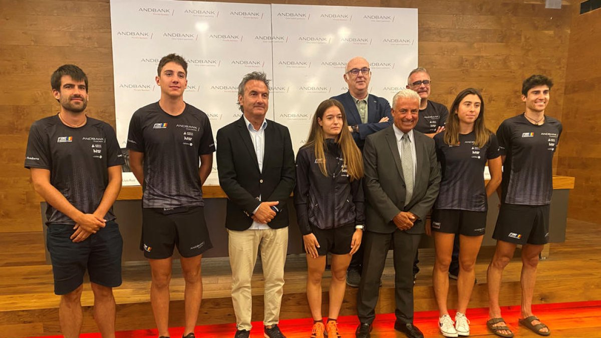Presentació de l'equip d'esquí de fons de la FAE a la seu d'Andbank.