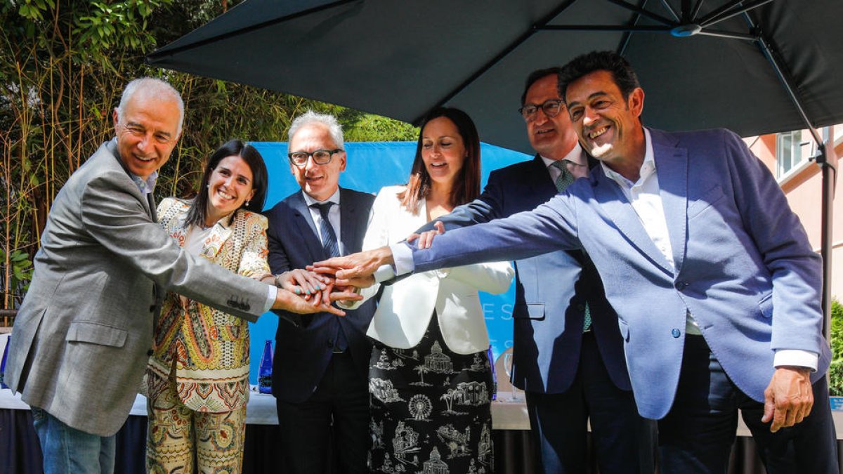 Les autoritats van presentar l'acord ahir al matí.