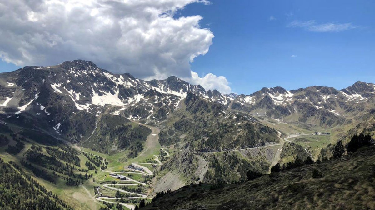 Vista de la carretera de la coma d'Arcalís.