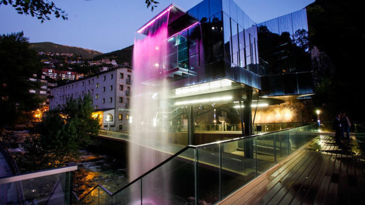 La façana del CIAM a la parròquia d'Escaldes-Engordany