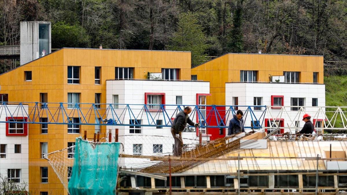 El Govern destinarà 19 milions d'euros a la compra i lloguer de pisos buits.