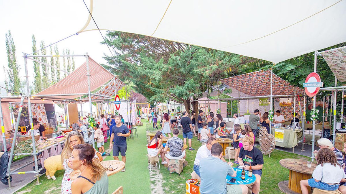 Ambient de festa a la Serenalla.
