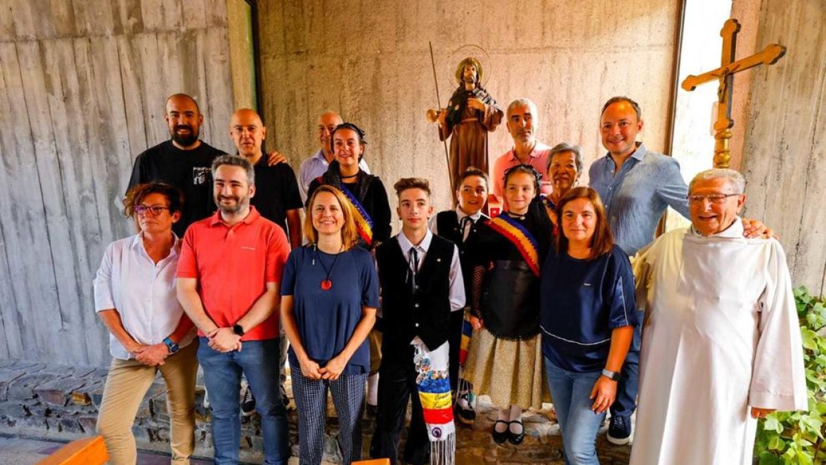 El pubillatge amb les autoritats a la missa tradicional