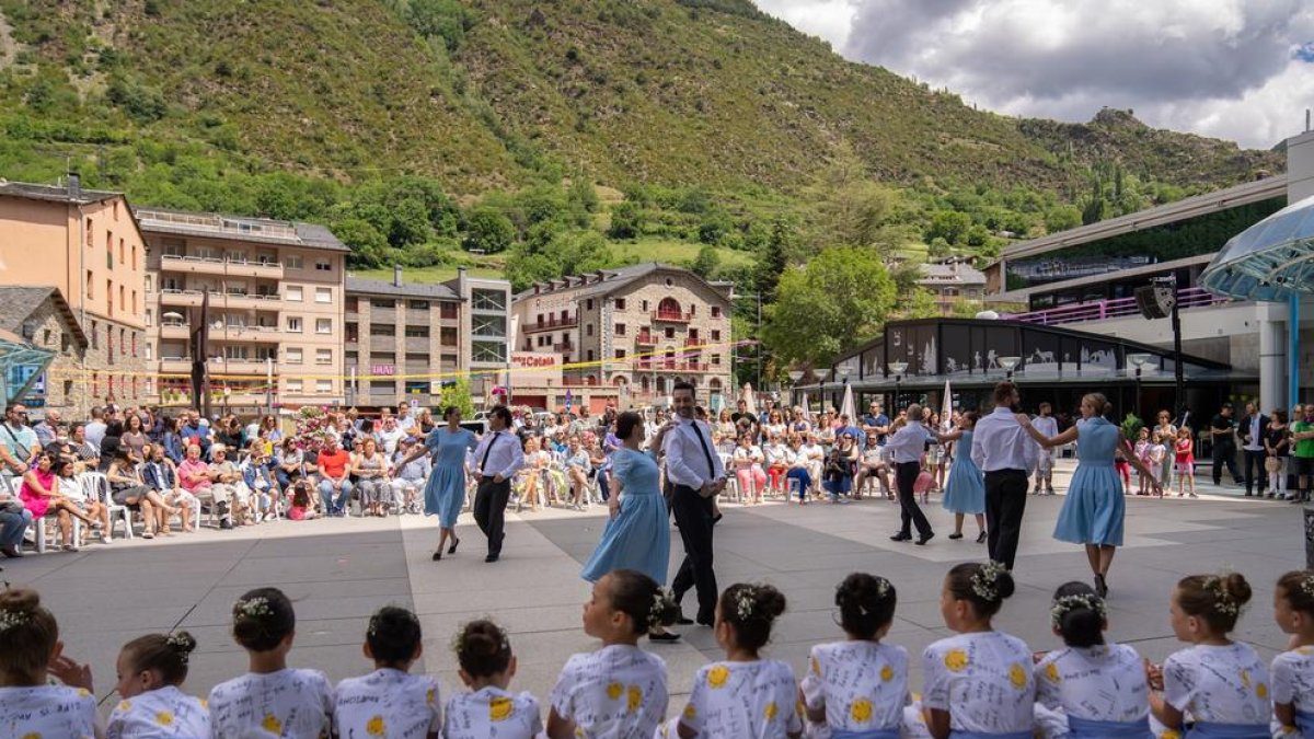 Cos de ballarins de l'esbart.