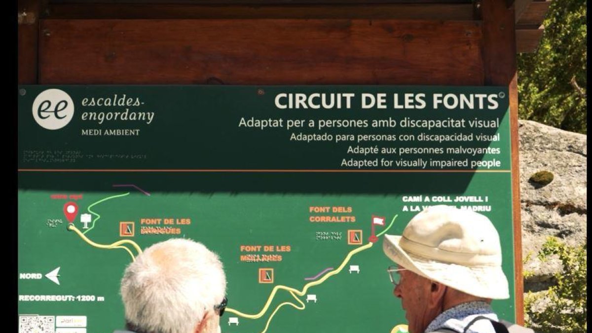 Plaques en Braille per als invidents als espais d'interès turístic