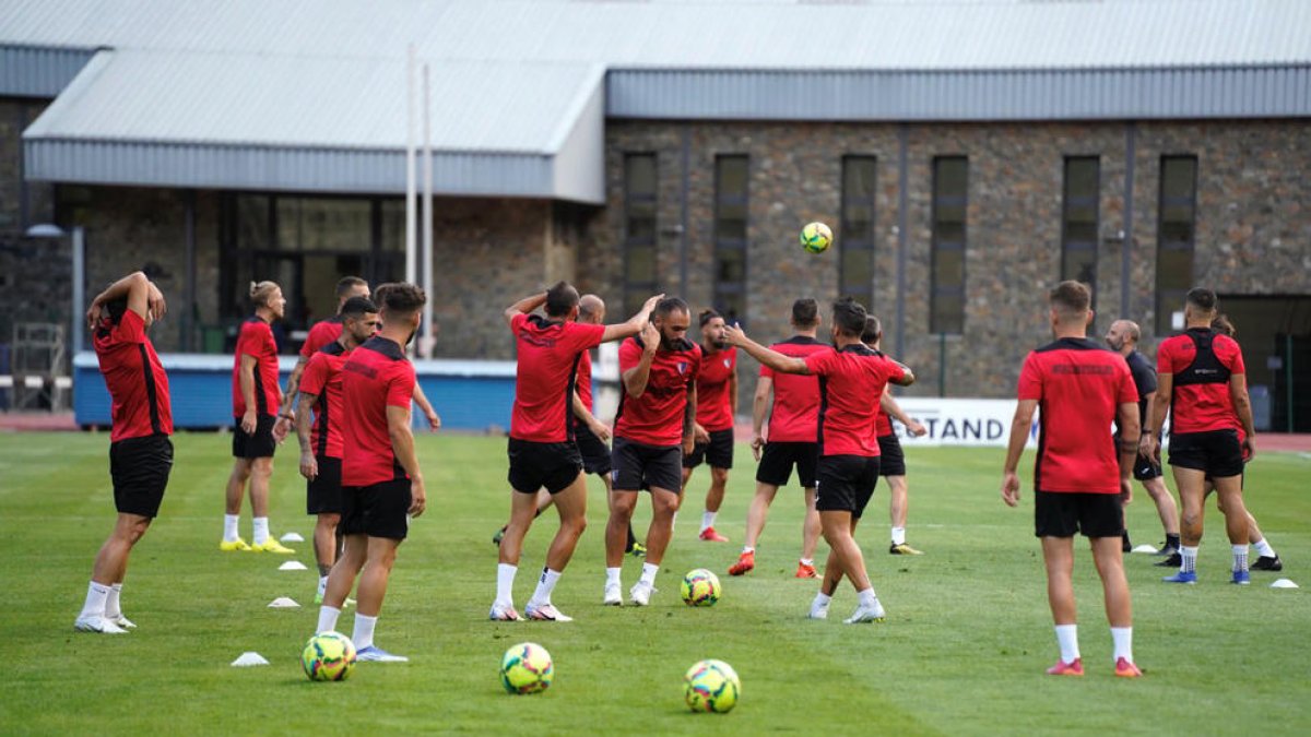L'equip escaldenc es va exercitar ahir al Comunal.