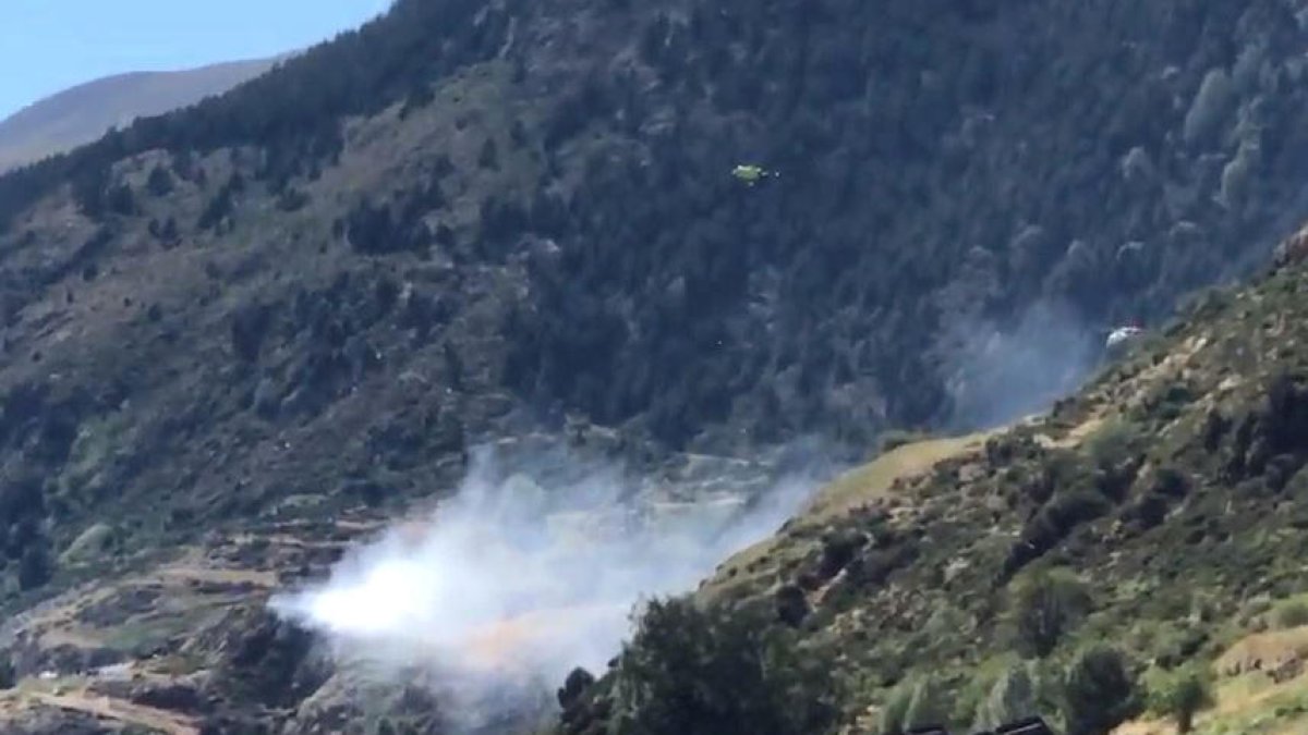 Ensurt per un foc de matolls a Ransol