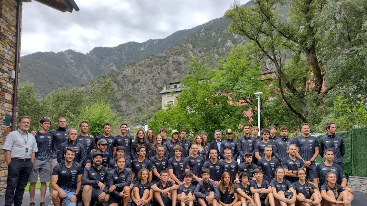 La FAE va presentar la nova estructura d'esquí alpí, amb una trentena d'atletes i moltes novetats.