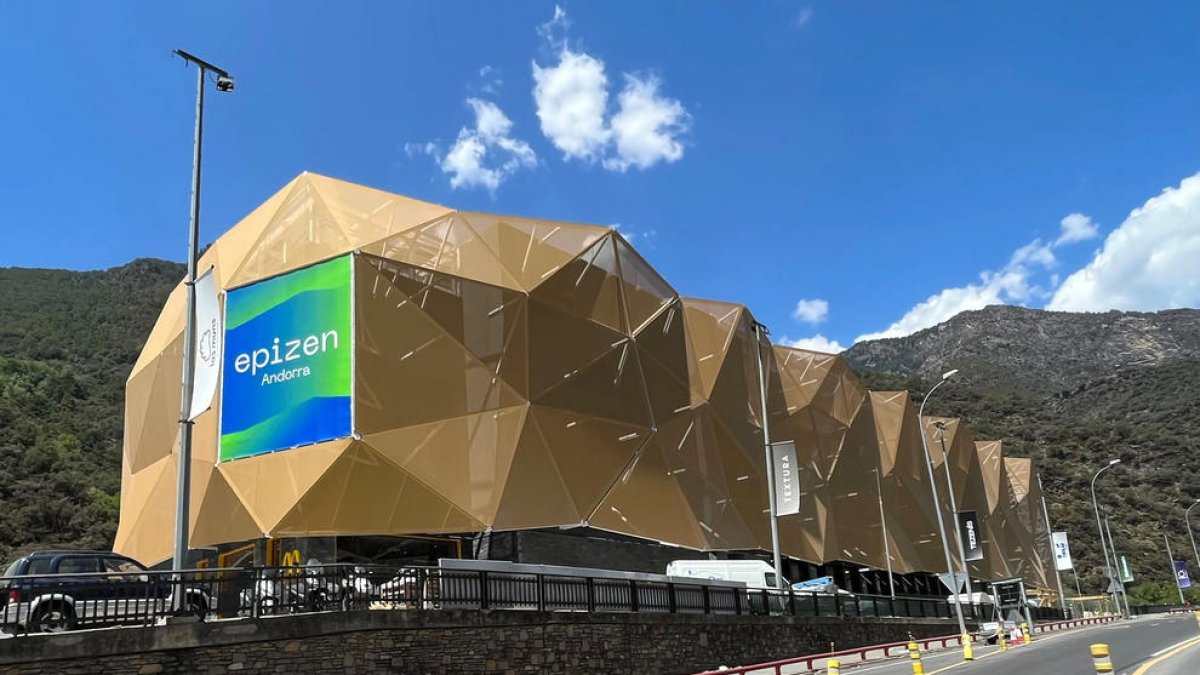 L'original estructura del centre comercial.