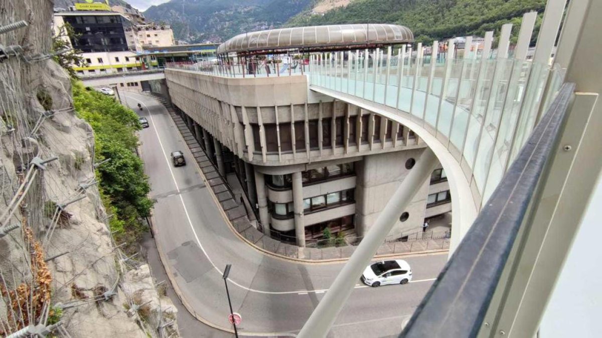 Vista del viaducte de Doctor Vilanova des de la passarel·la Rosa Ferrer.