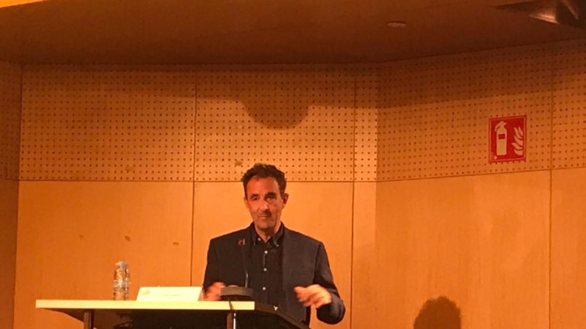 Toti Sasplugas durant la presentació de l'informe de l'ACA