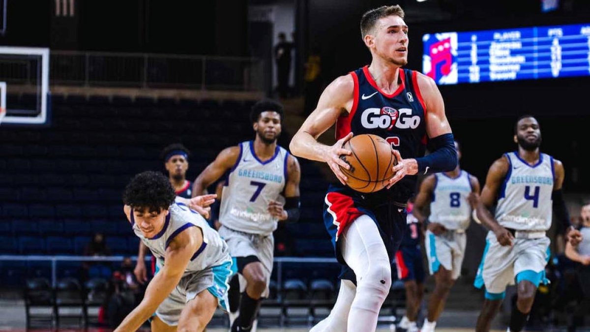 TJ Cline, en un duel d'aquesta temporada amb els Capital City Go-Go.