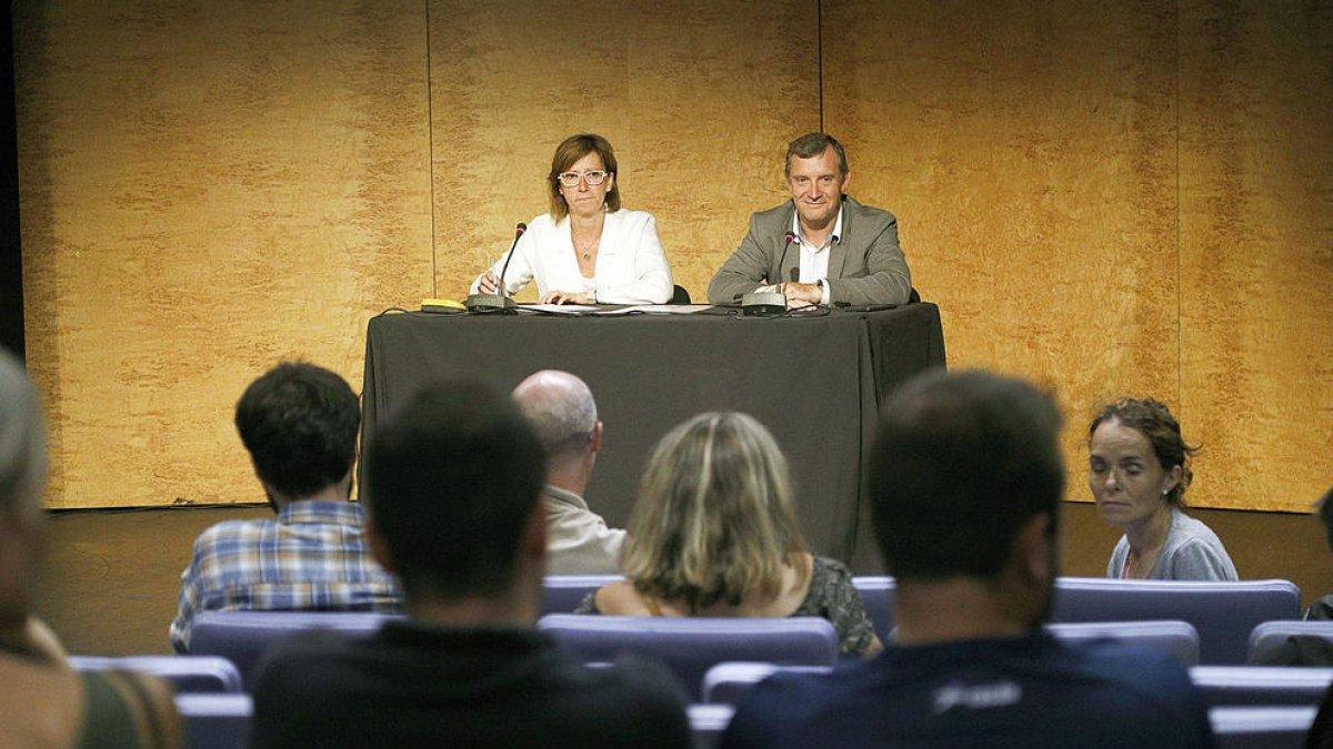 Reunió de poble sobre la festa major, ahir a l'auditori Rocafort.