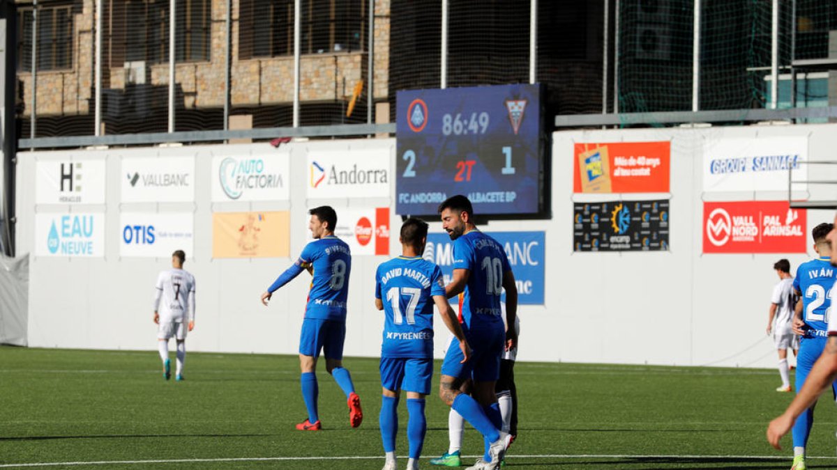 Duel de l'FC Andorra a l'Estadi Nacional.