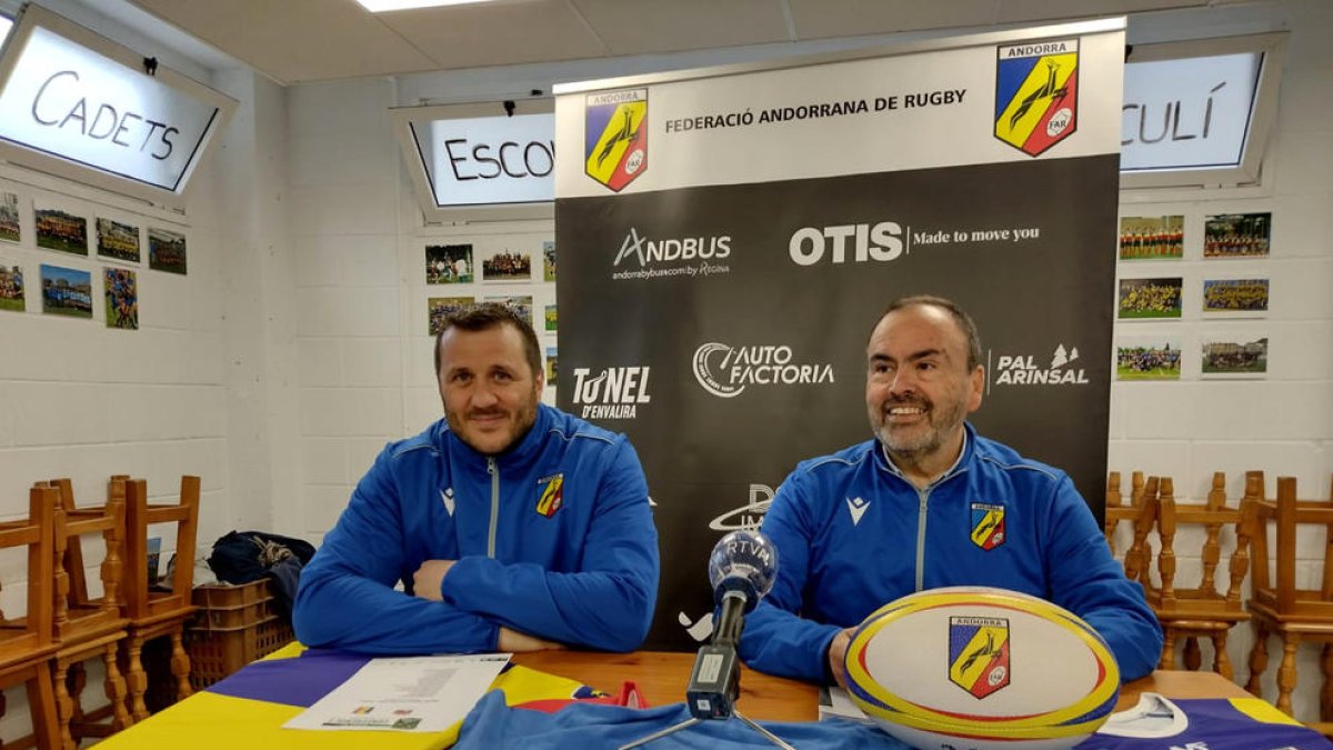 El seleccionador, Paul Alieu, amb el secretari general de la FAR, Felip Gallardo.