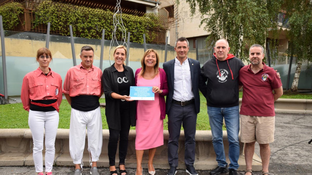 Marsol va inaugurar una escultura que commemora la germanor amb Valls.