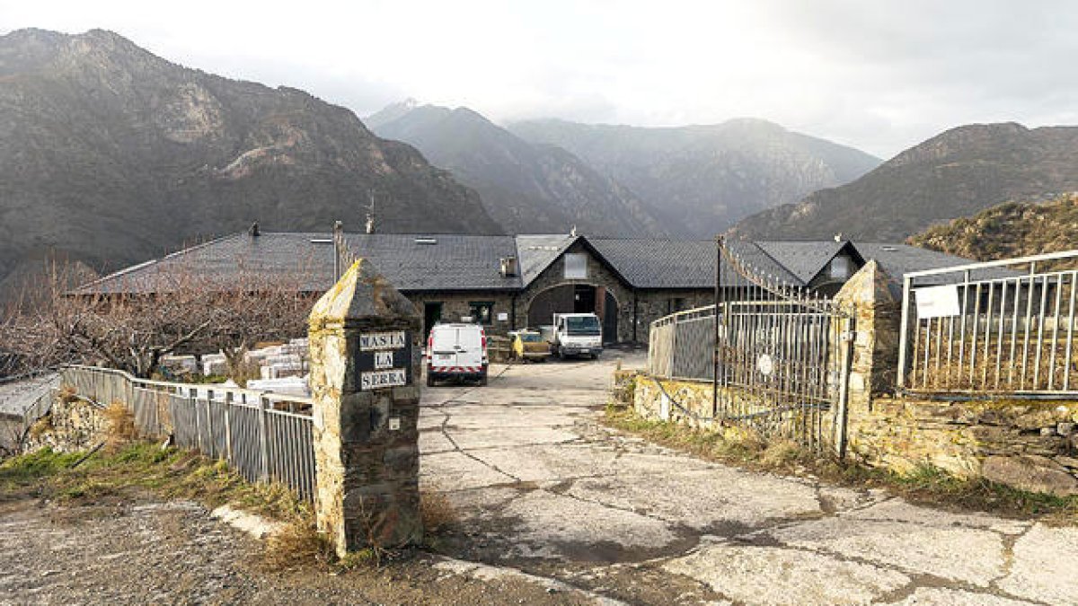 La construcció a Auvinyà que s'estava adequant per l'escola de guardaespatlles.